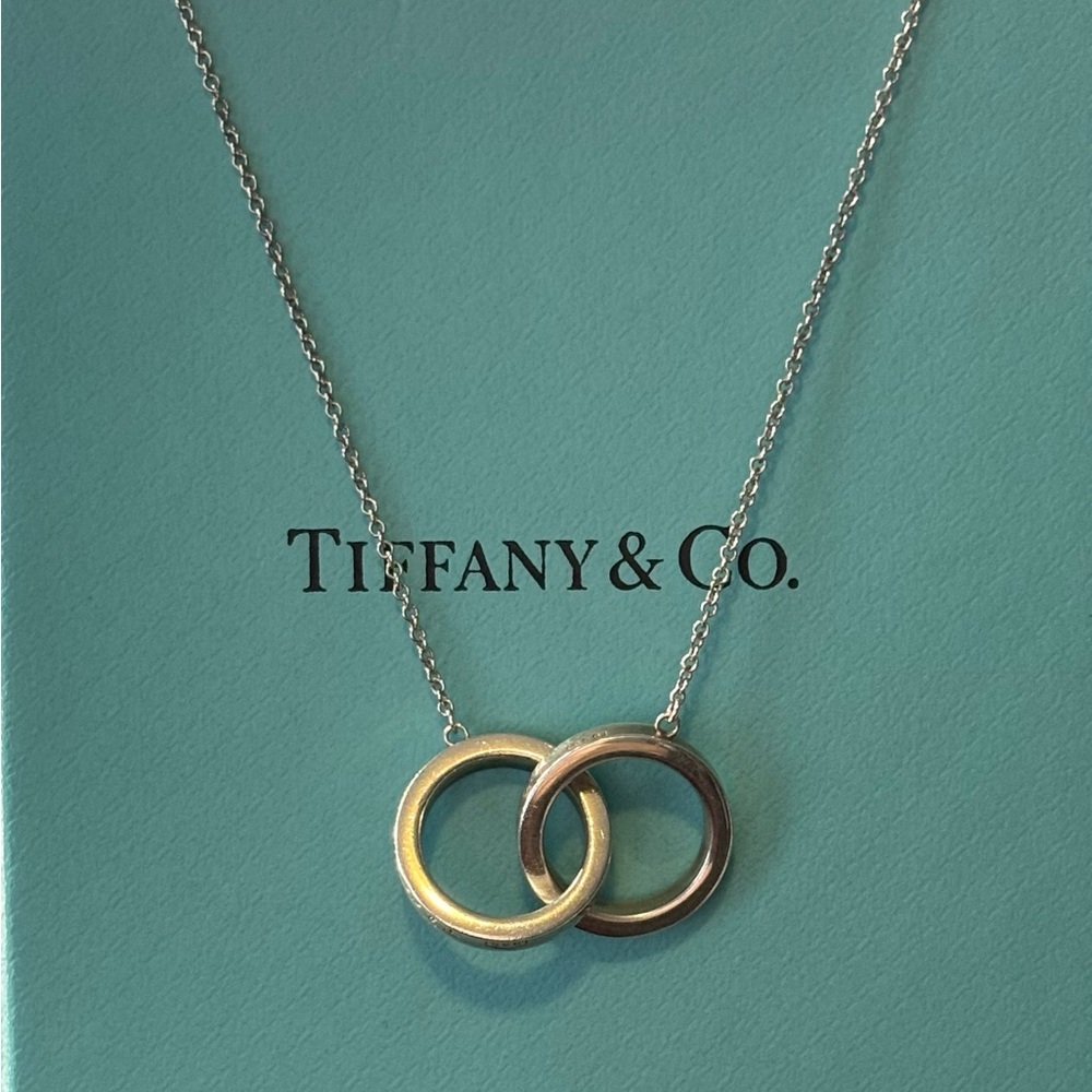 Cute Tiffany and co necklace!!